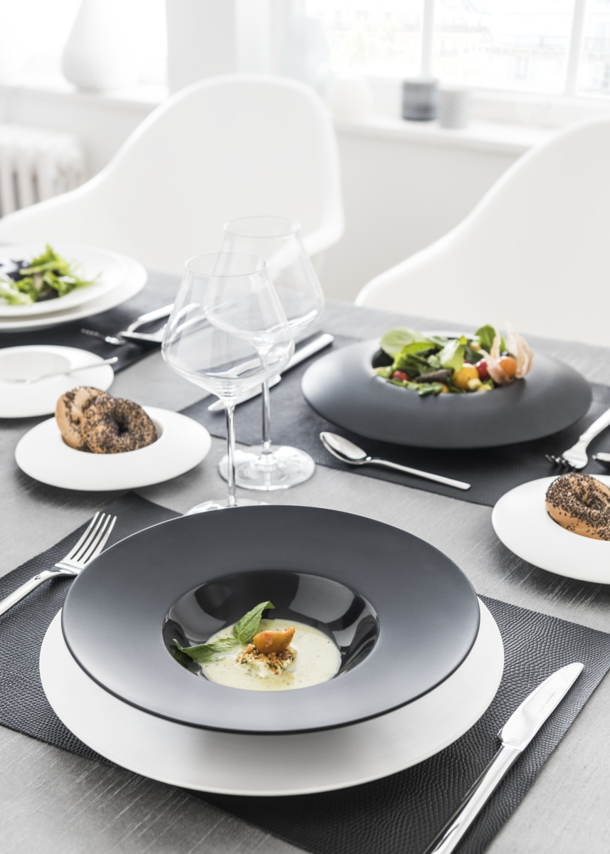 Assiette plate rond noir grès Ø 30,5 cm Chic & Mat Pro.mundi - ECOTEL  COUTANCES
